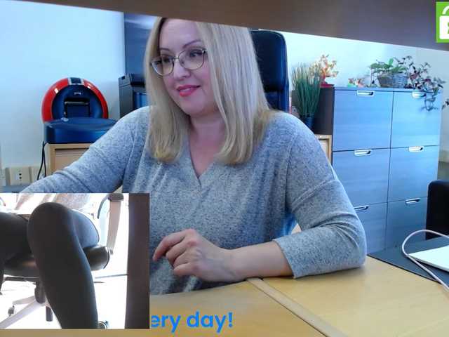Fotos KristinaKesh At the REAL office! @total To masturbate and cum, left to collect @remain Privats welcome!!! 151 tok before pvt! Tips only in public chat matter:) Lush reactiong from 3 tok.