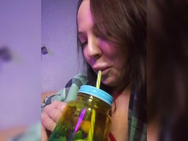 Capturas de pantalla de transmisión L4DYCANDY