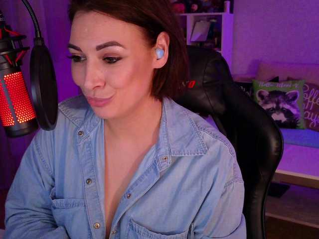 Capturas de pantalla de transmisión LadyLLS