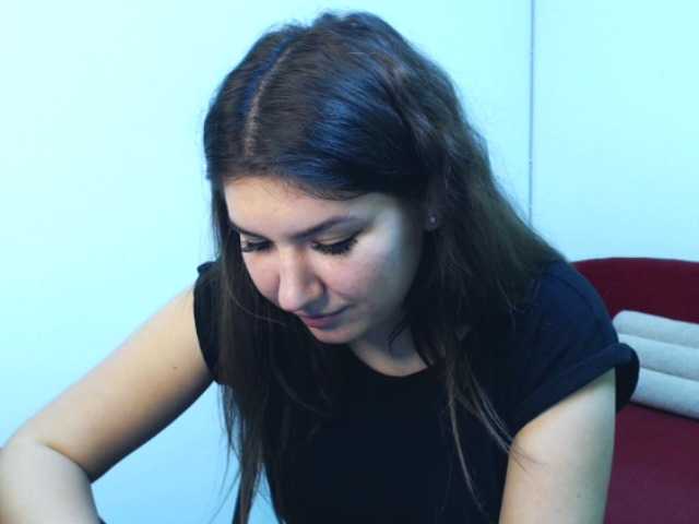 Capturas de pantalla de transmisión LailaLove
