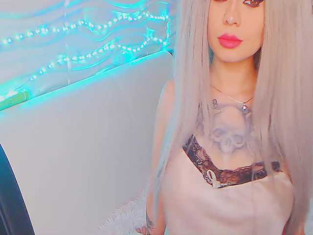 Capturas de pantalla de transmisión Monster_Doll