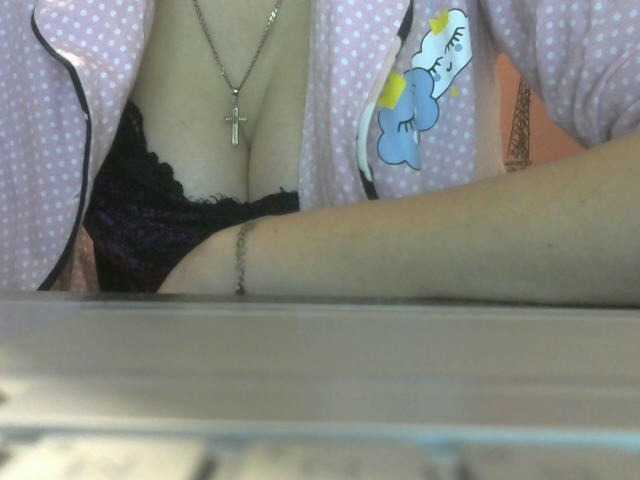 Capturas de pantalla de transmisión t_w_i_n_k_l_e