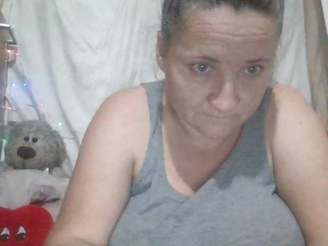 Fotos LaraXXX33 Hello Today my bigg boobs are just 10 tok if u want see more I have menu try it!!