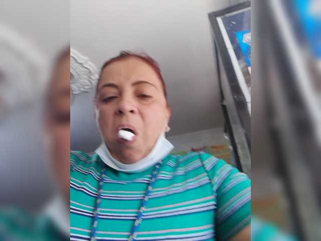 Capturas de pantalla de transmisión chicafresita