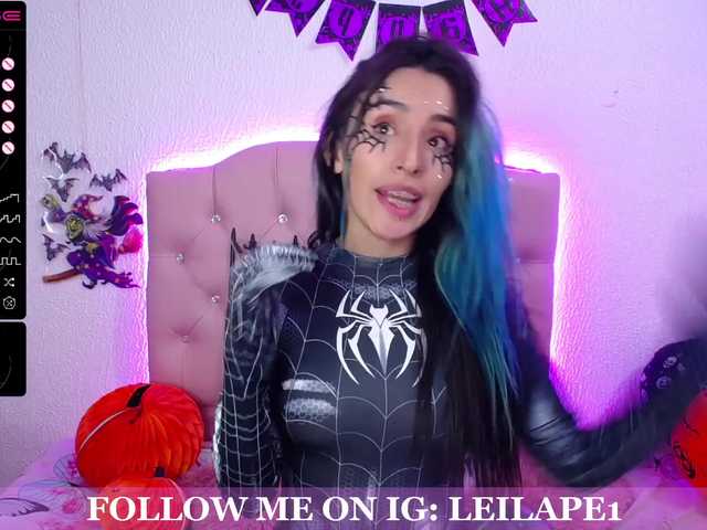 Capturas de pantalla de transmisión leila-sara