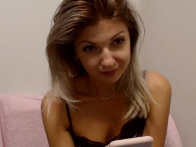 Capturas de pantalla de transmisión Lerika