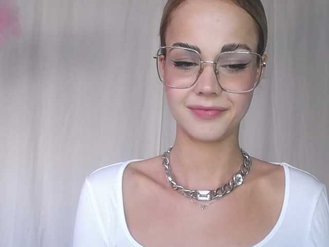 Fotos lexieSpicy Sweet and yet dang naughty ;) #innocentface #sweet #petite #glasses #fetish #natural #shorthair #domina #teaser #cfmn #joi #cei #cbt #sph #cucktraining