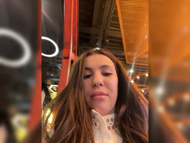 Capturas de pantalla de transmisión LikaVika