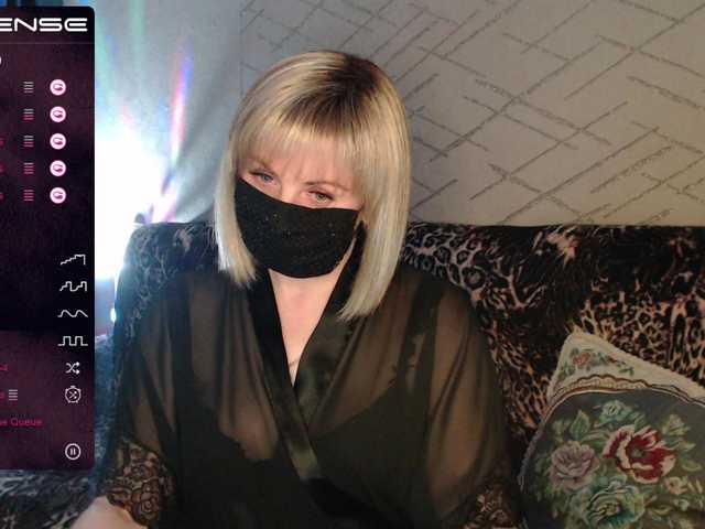 Fotos Linara777 Lovense works from2 TC! I will be pleased with your comments in my profile, do not forget to put my heart. To write to the PM in front of Privat! Subscription 20t.I expose only in a complete private!