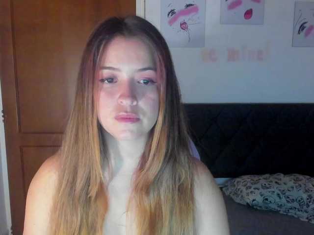 Capturas de pantalla de transmisión littleDanni