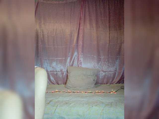 Capturas de pantalla de transmisión LittleVika