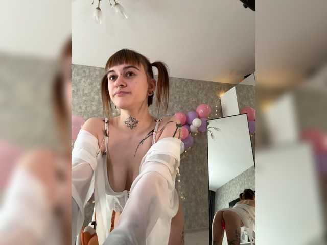 Capturas de pantalla de transmisión LolyMolly