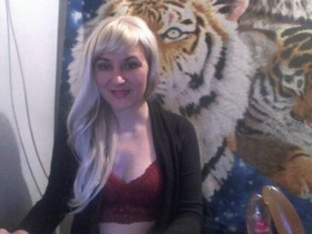 Capturas de pantalla de transmisión Lorushka