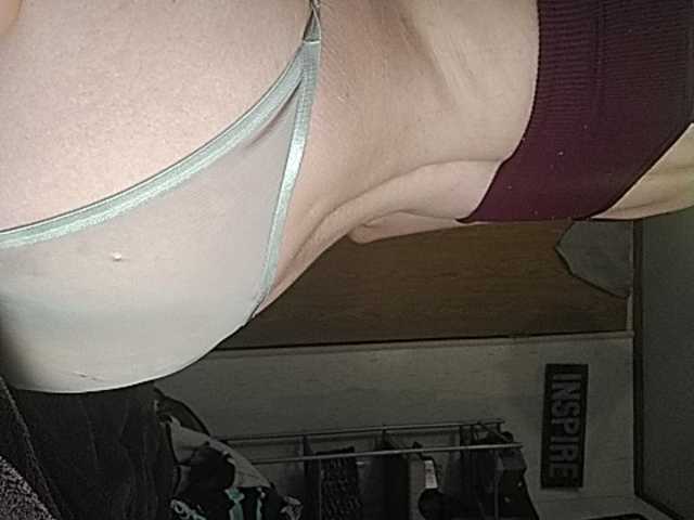 Capturas de pantalla de transmisión LovelyLakin11