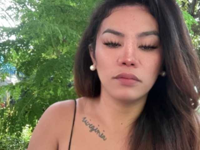 Capturas de pantalla de transmisión lovememonica