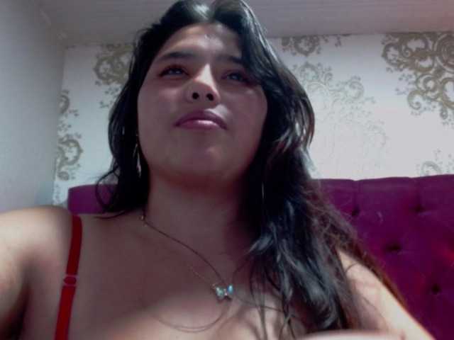 Capturas de pantalla de transmisión LovingMora