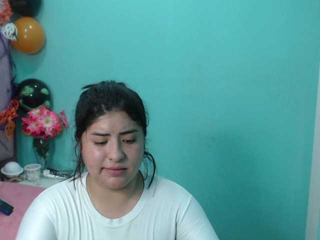 Capturas de pantalla de transmisión LuccyHot