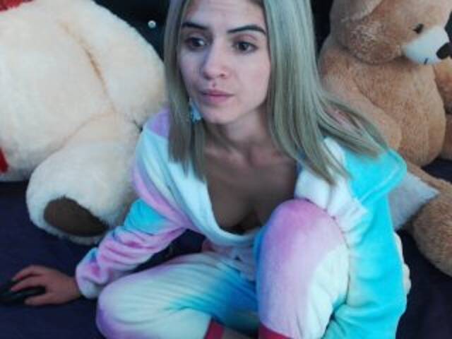 Capturas de pantalla de transmisión lucycelest