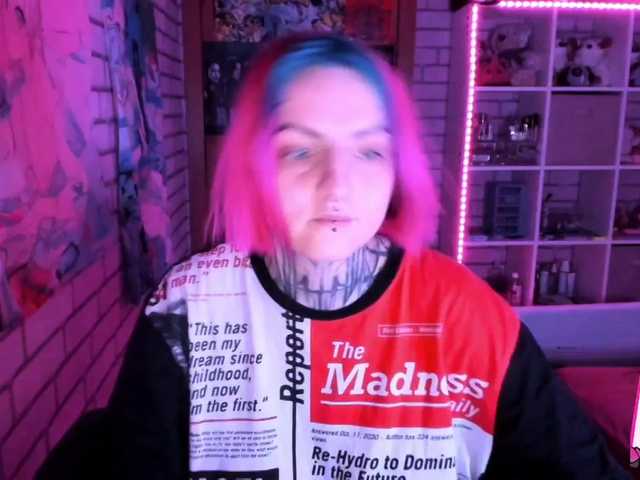 Capturas de pantalla de transmisión LucyElfen