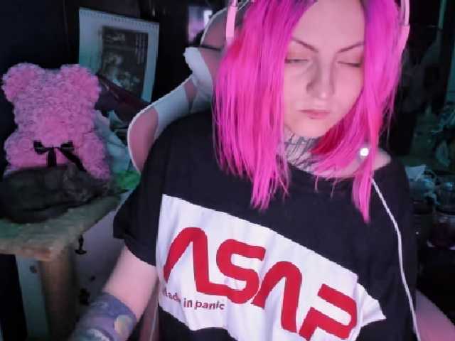 Capturas de pantalla de transmisión LucyElfen
