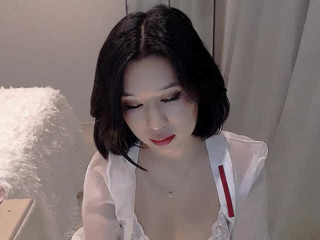 Capturas de pantalla de transmisión LucyLiu
