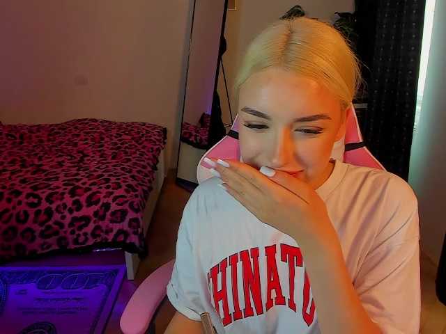Capturas de pantalla de transmisión LucyPaige