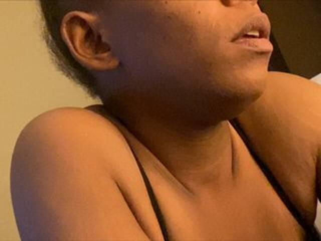 Capturas de pantalla de transmisión Luicy