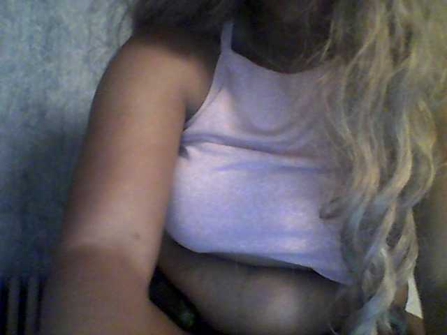 Capturas de pantalla de transmisión Madlenee