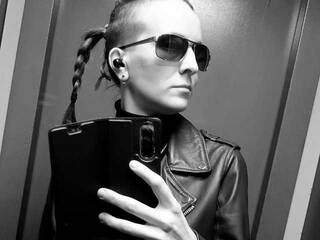 Chat de video erótico Magretta_Dering