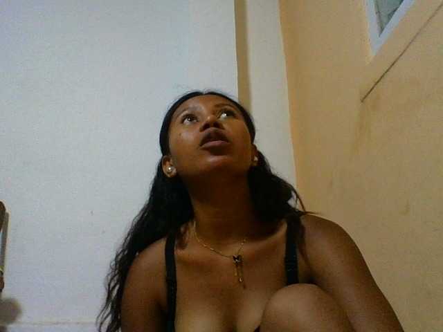 Capturas de pantalla de transmisión Maria-33