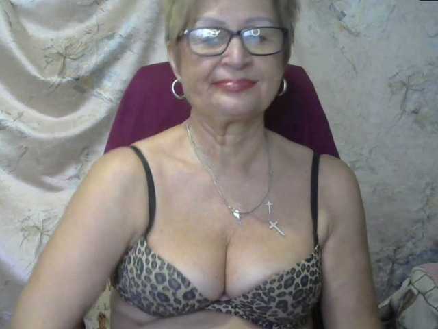 Fotos MatureLissa Who wants to see mature pussy ? pls for @total English and German