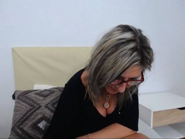 Capturas de pantalla de transmisión MatureMerryxx