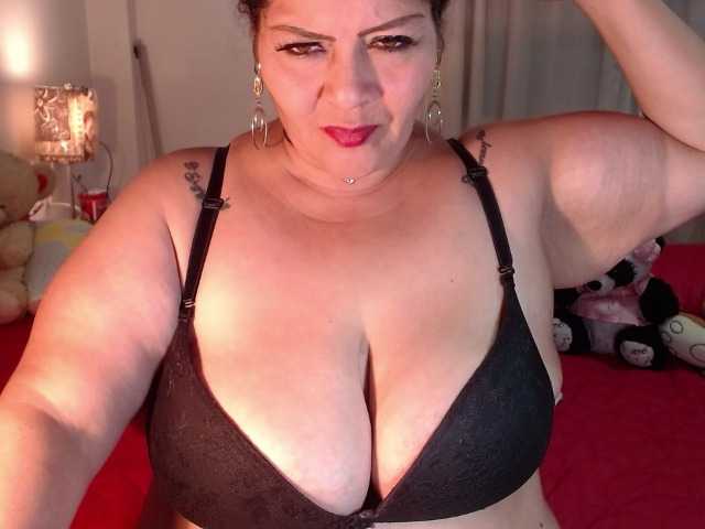 Fotos Maturextgreat #bbw #bigbelly #bigboobs #bigass #grandma #milf #gilf #latina @total 600 @sofar 600 @remain 0