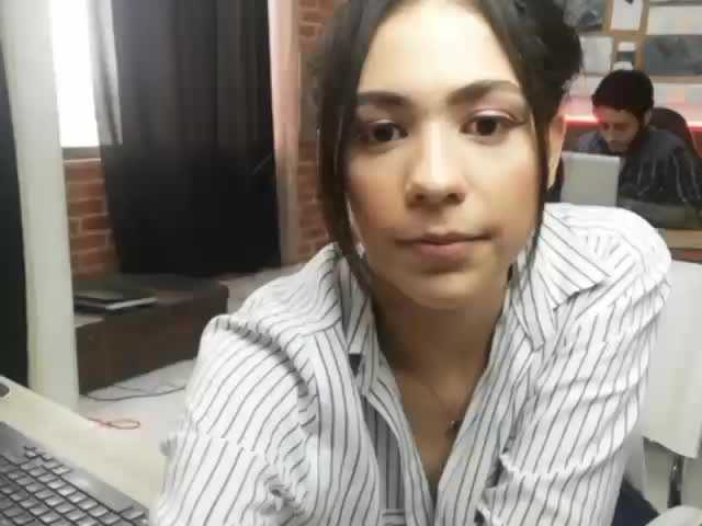 Capturas de pantalla de transmisión Maxandtokio1