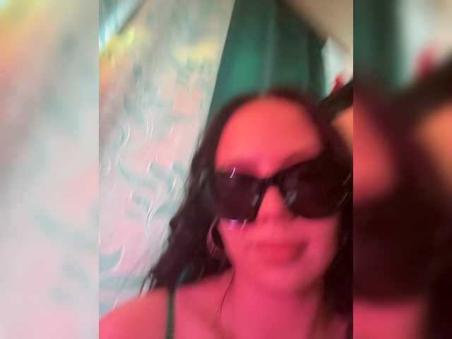 Capturas de pantalla de transmisión MayaMoreno1