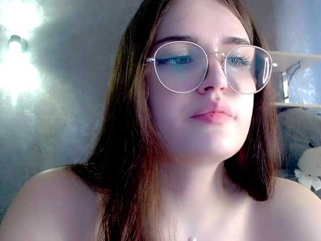 Fotos MelodyGreen the day is still boring without your attention and presence (づ￣ 3￣)づ #bigboobs #lovense #cum #young #natural