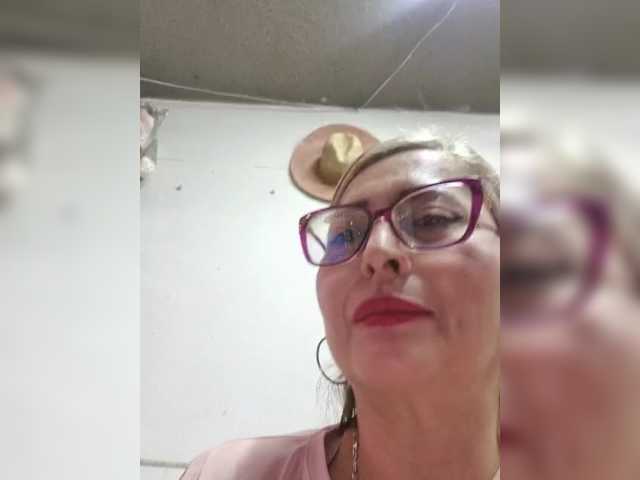 Capturas de pantalla de transmisión miatitsmature
