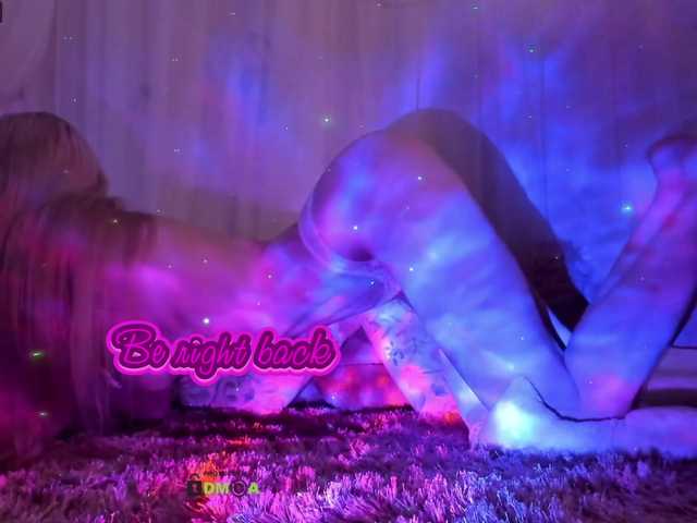 Capturas de pantalla de transmisión Mia_Milasheva