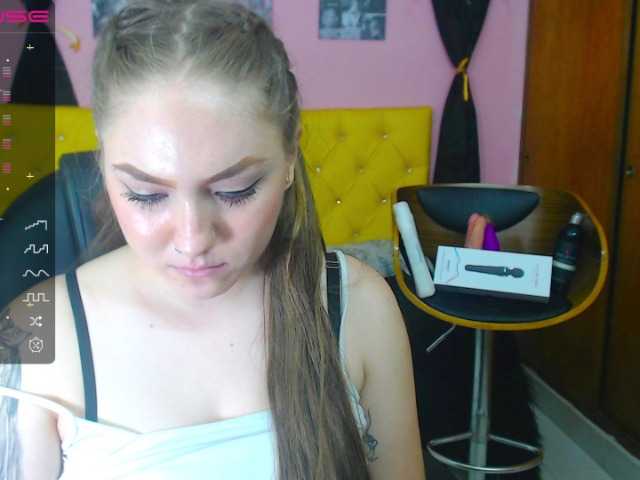 Capturas de pantalla de transmisión MicaelaSmith