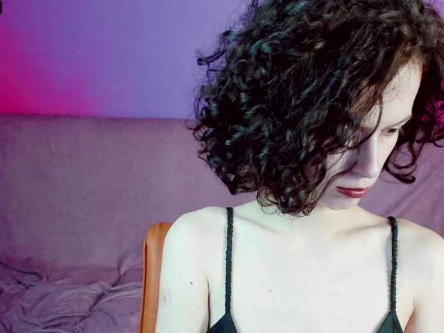 Capturas de pantalla de transmisión Mila-Hot