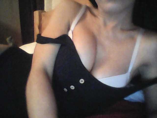 Capturas de pantalla de transmisión MilenaRayt