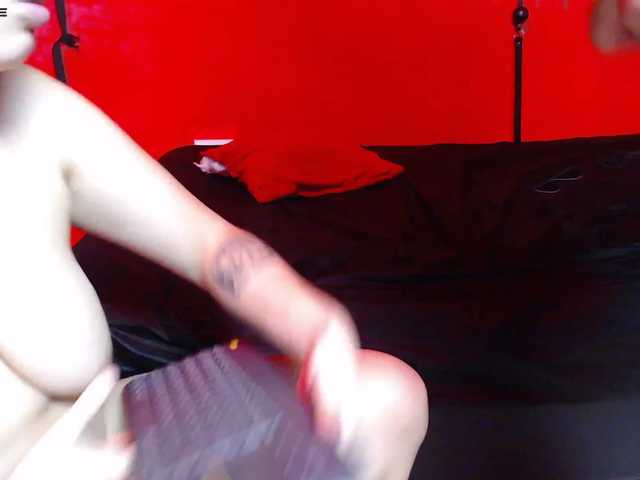 Capturas de pantalla de transmisión milky-party