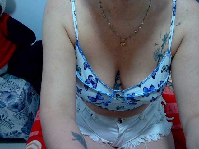 Capturas de pantalla de transmisión mimisexxxa