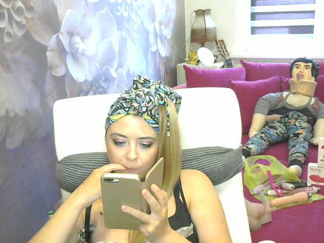 Capturas de pantalla de transmisión missboginya