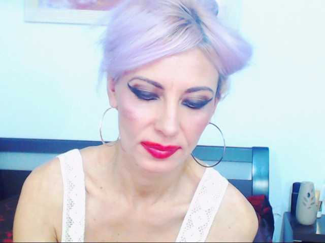 Capturas de pantalla de transmisión HoneyLara