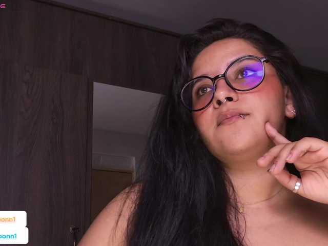 Capturas de pantalla de transmisión MissMoonn