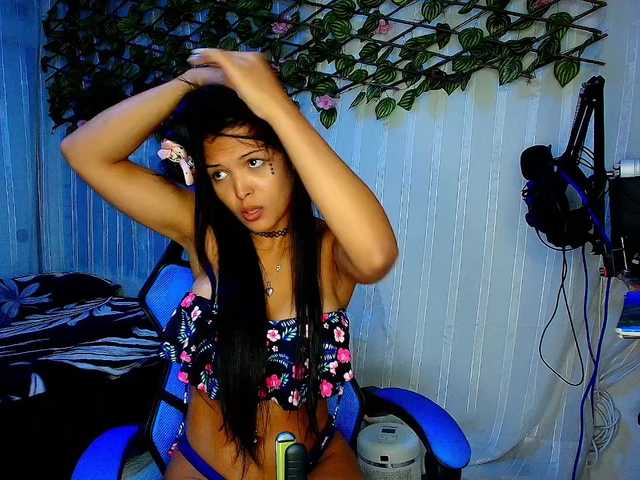 Capturas de pantalla de transmisión MommyJeva