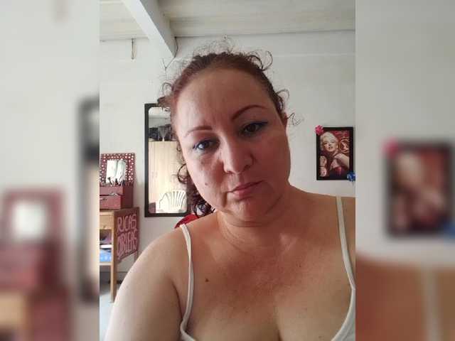 Fotos MommyQueen Hello muy guys mommy queen play pussy ....