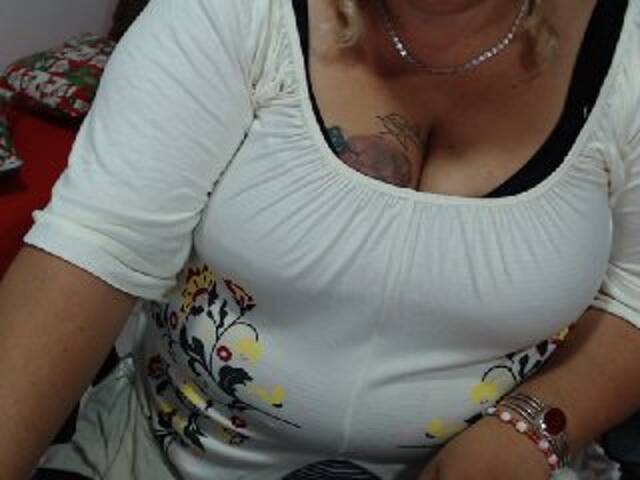 Capturas de pantalla de transmisión monalindagold