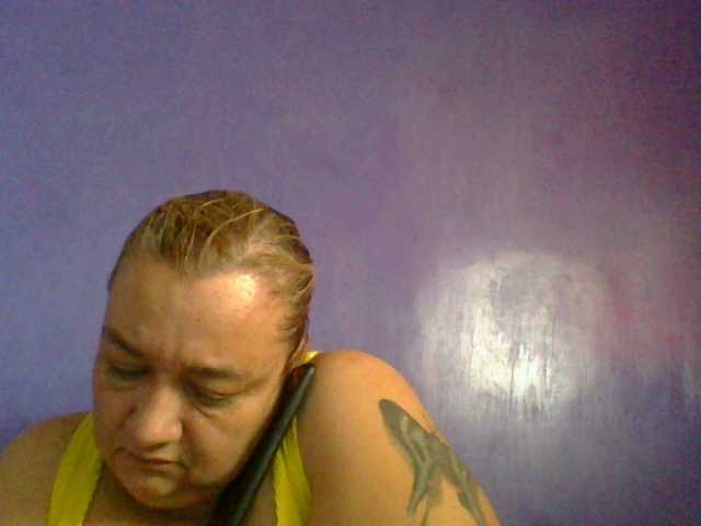 Capturas de pantalla de transmisión monalindagold